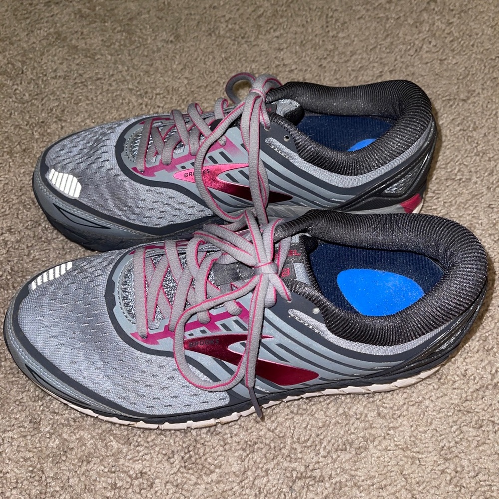 Brooks Ariel 18 Running Shoes